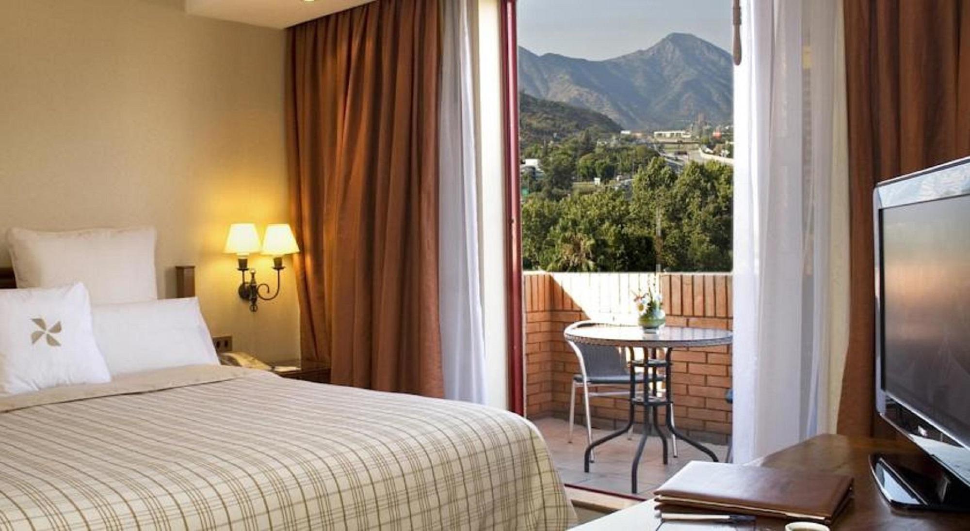 Four Points By Sheraton Santiago Exterior photo